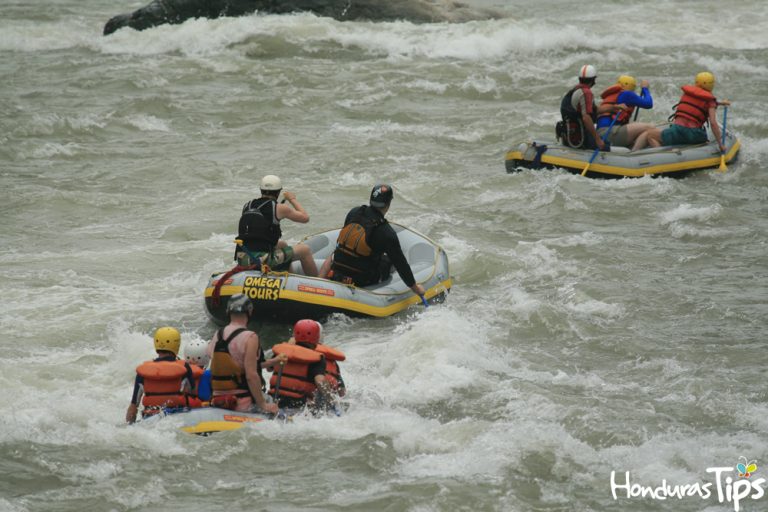 En el Parque Nacional Pico Bonito es un destino perfecto para hacer rafting o kayak.