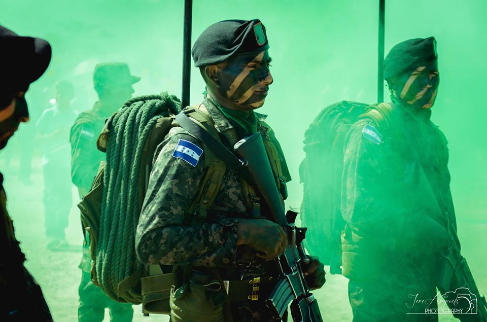 Según manda la Constitución, las Fuerzas Armadas de Honduras están creadas para defender la integridad territorial y la soberanía de la República.