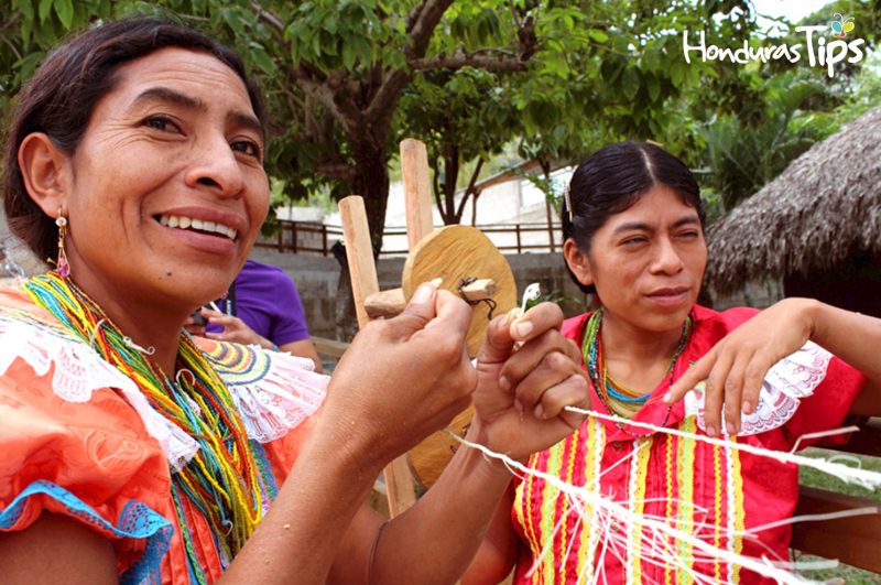 En la comunidad de El Brasilar, frontera Guatemala con Honduras (Copán Ruinas) podrá encontrar la emocionante cultura Maya Chortí, con sus artesanías y encanto natural.