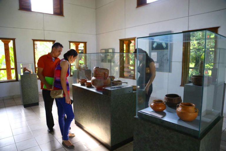 En Los Naranjos usted podrá encontrar un museo con reliquias ancestrales.