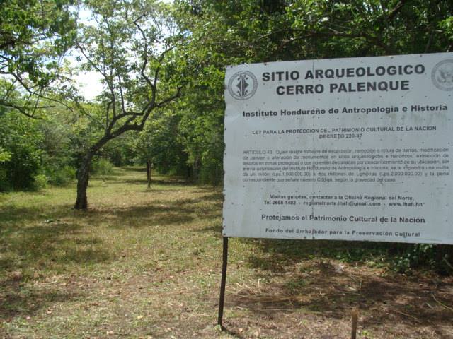 Entrada del sitio arqueológico Cerro Palenque.