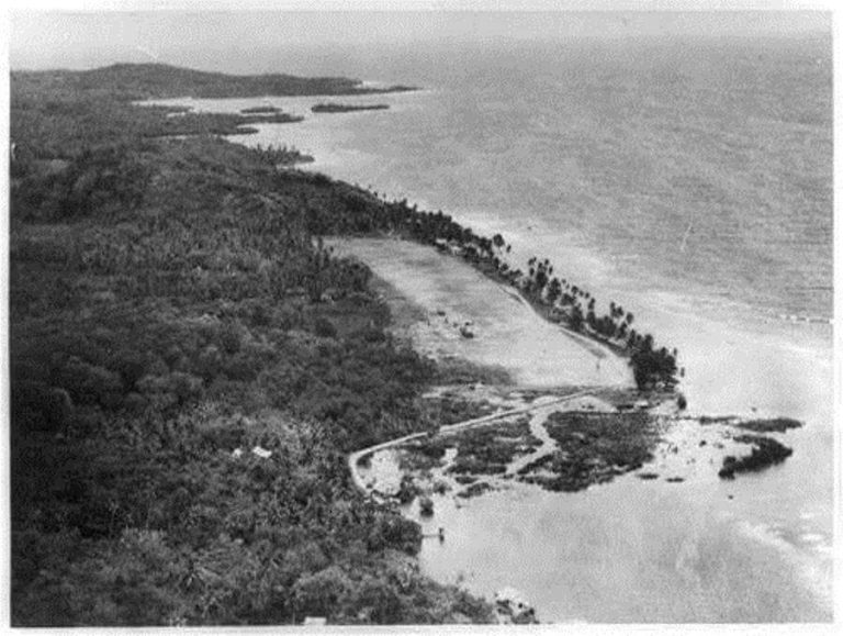  Playas de Roatán, en 1945. Donde ahora es el aeropuerto. 