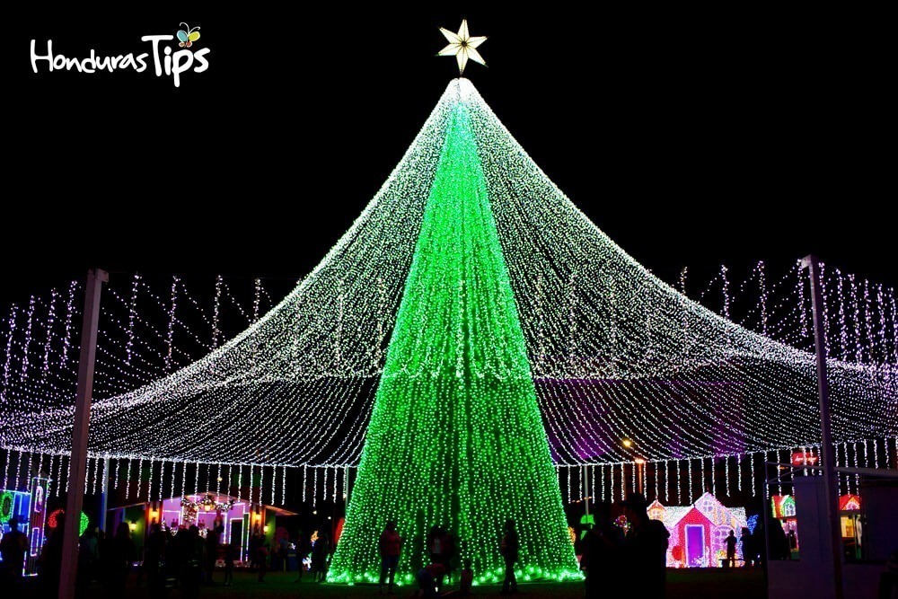 Las atractivas villas navideñas que adornan la capital