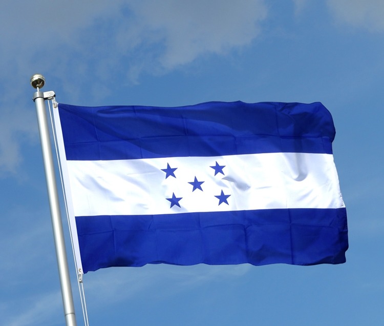 En cualquier lugar de Honduras destaca nuestra bandera.