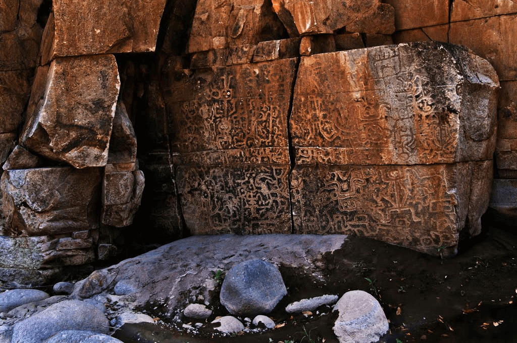 los petroglifos