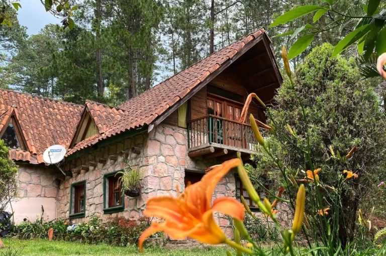 Casa Chalet, encantador destino entre la naturaleza de Valle de Ángeles